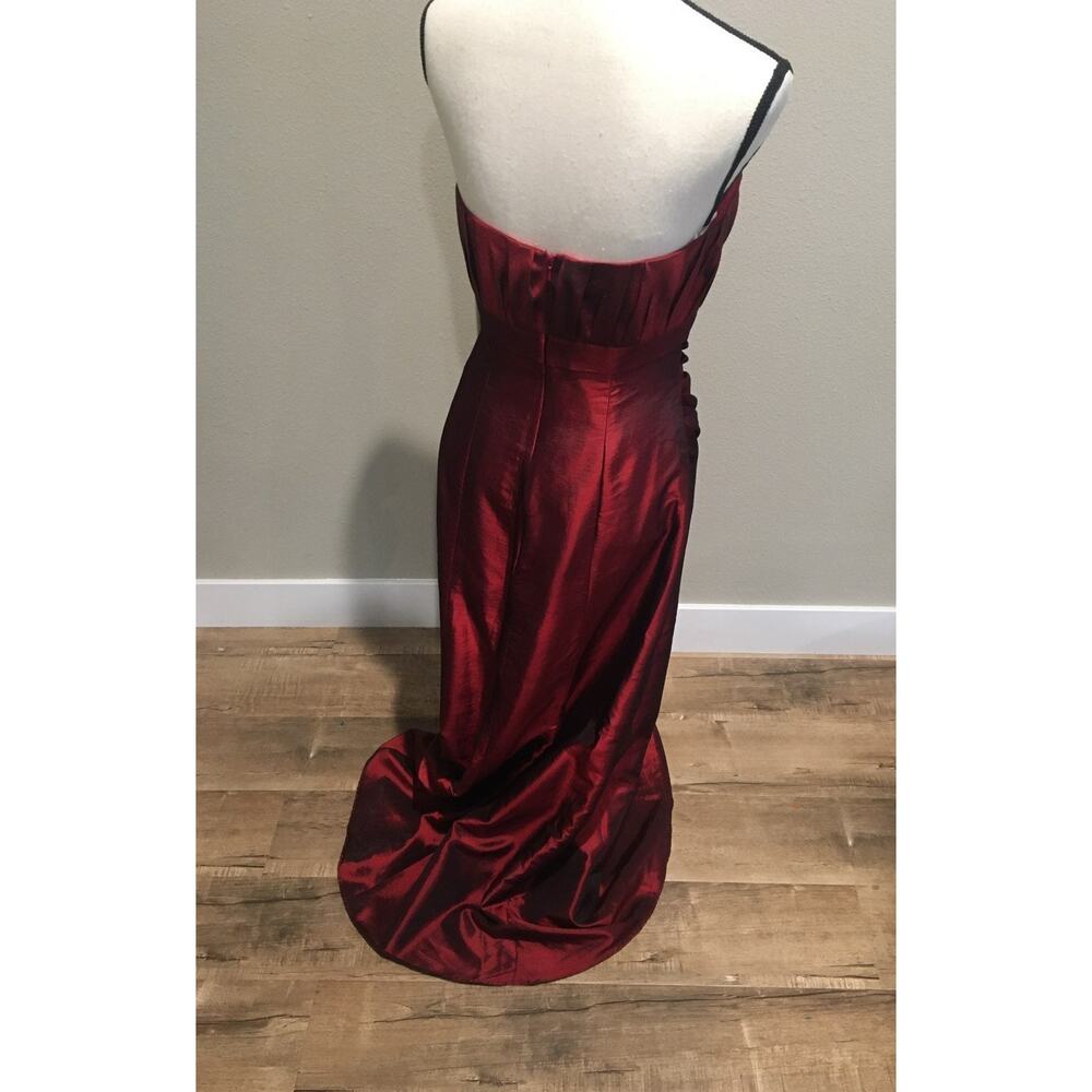B2 Red dress / gown - Picture 6 of 11